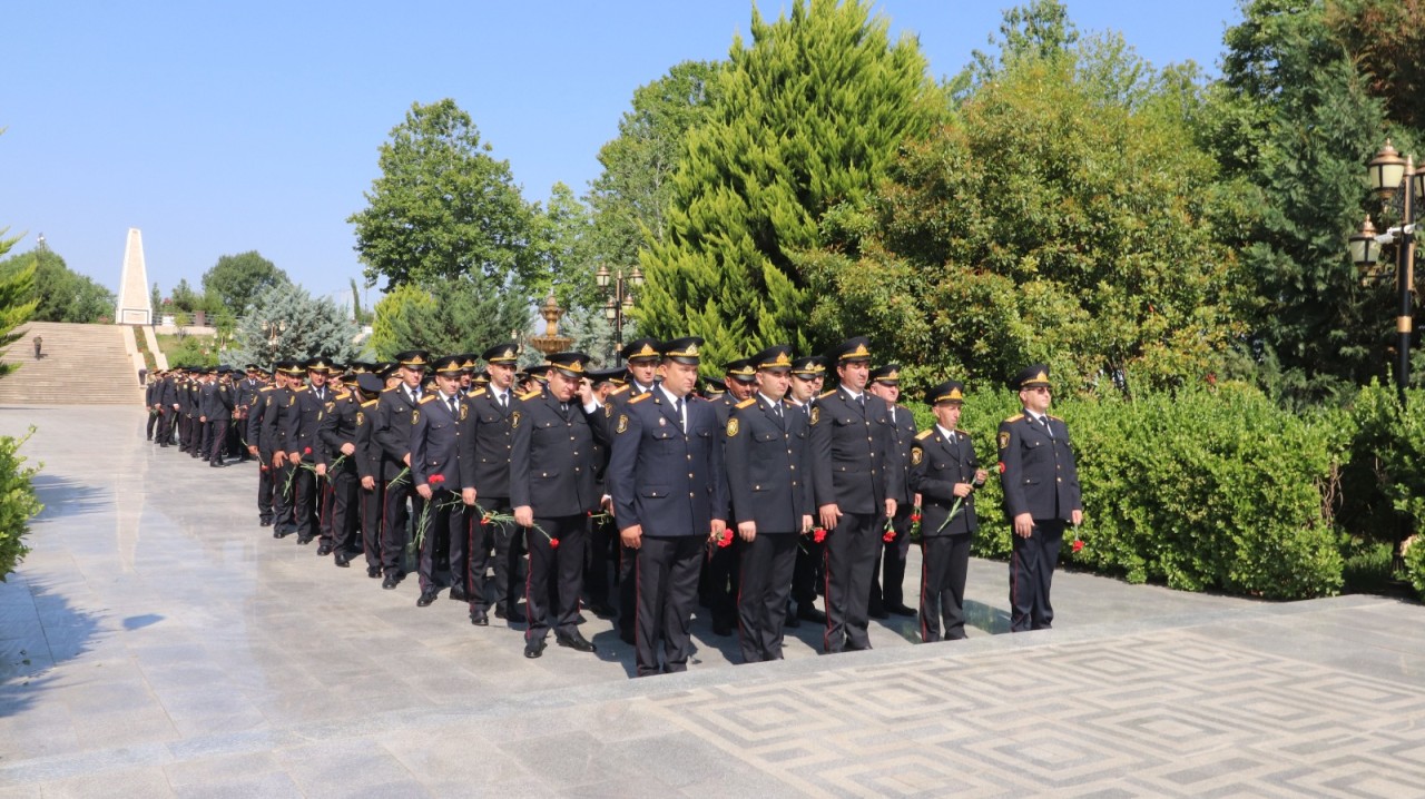 Qazaxda icra başçısı polis əməkdaşlarını Fəxri Fərmanla təltif etdi - FOTOLAR